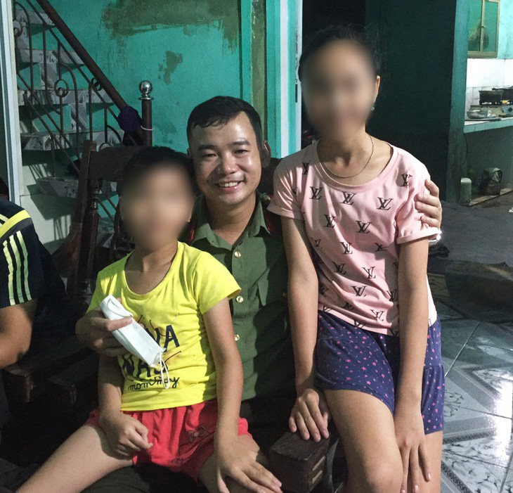 Vợ ở Sài Gòn không gửi tiền, bố trẻ ôm hai con nhảy kênh quyết tự tử - Ảnh 1.