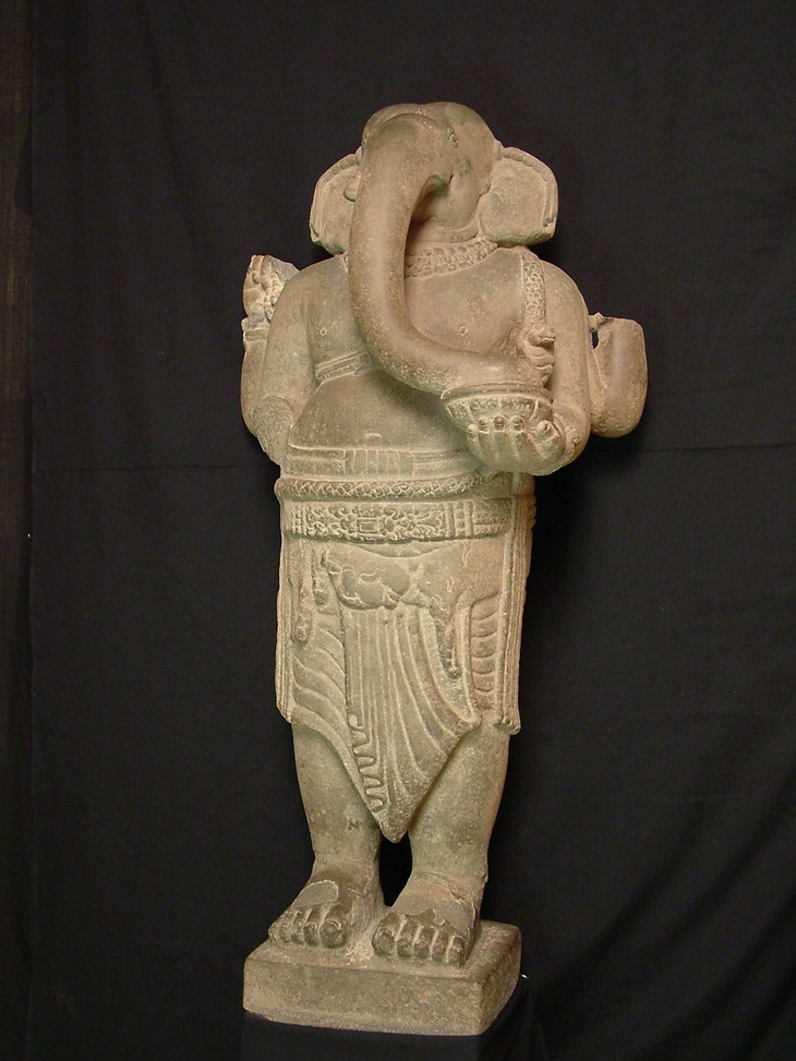 Hai cổ vật điêu khắc Chăm được công nhận bảo vật quốc gia - Ảnh 1.