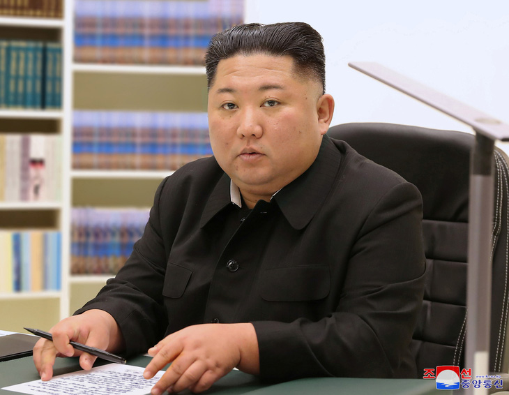 Ông Kim Jong Un không lên truyền hình, gửi thư tay cảm ơn toàn dân - Ảnh 1.