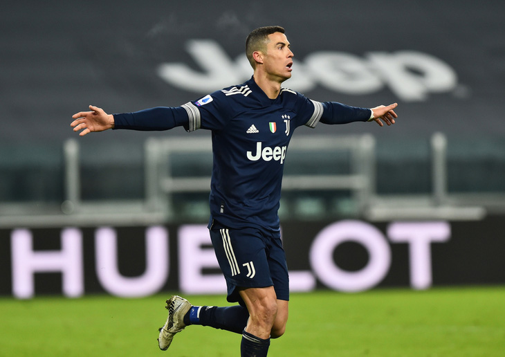 Ronaldo chuộc lỗi với bàn thắng phút 90+2 giúp Juve giành 3 điểm - Ảnh 4.