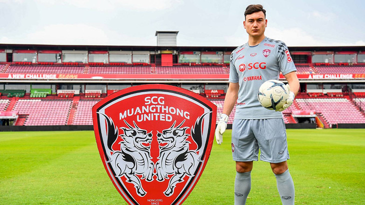 Muangthong United muốn phạt Văn Lâm - Ảnh 1.