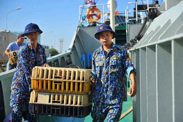 Vùng 2 Hải quân chuẩn bị quà đi chúc tết nhà giàn DK1 và Côn Đảo - Ảnh 3.