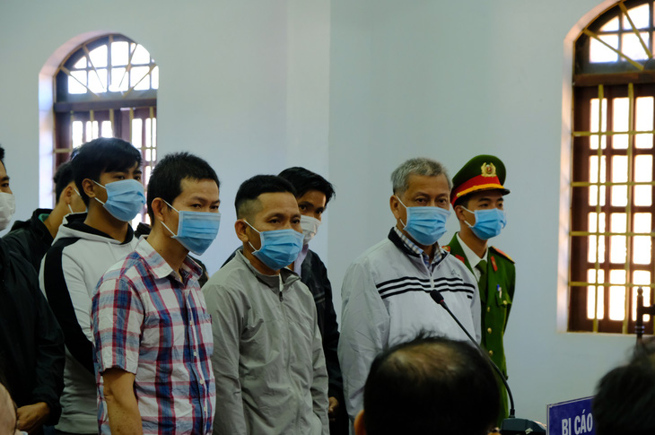 Một bị cáo nghi bị bệnh tâm thần, hoãn phiên tòa xử đại gia Trịnh Sướng - Ảnh 2.