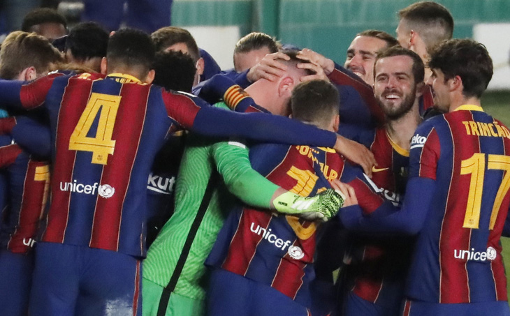 Điểm tin thể thao sáng 14-1: Ter Stegen đưa Barca vào chung kết Siêu cúp Tây Ban nha - Ảnh 1.