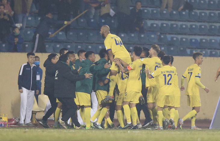 CLB Nam Định - Hà Nội 3-0: Cái kết đẹp cho ngày khai cuộc - Ảnh 1.