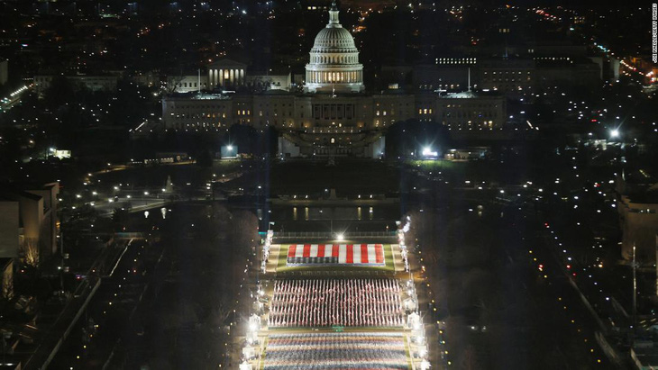 Ông Biden sẽ tuyên thệ nhậm chức trước 191.500 lá cờ Mỹ - Ảnh 1.