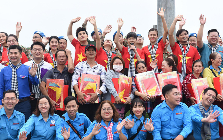 10 năm Mùa xuân biển đảo: Triệu tấm lòng vì biển đảo quê hương