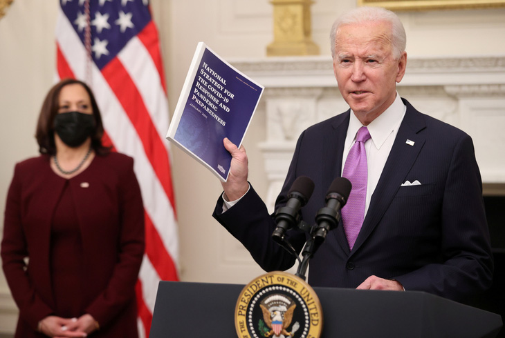 Ông Biden ký lệnh bắt buộc người nhập cảnh Mỹ cách ly ngay lập tức - Ảnh 1.