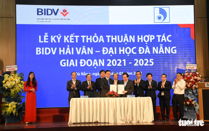 BIDV Hải Vân bắt tay hợp tác, tài trợ Đại học Đà Nẵng 6,25 tỉ đồng - Ảnh 1.