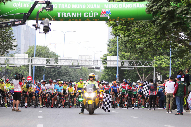 Gần 300 VĐV dự Giải đua xe đạp phong trào Mừng xuân - Mừng Đảng 2021 - Ảnh 4.