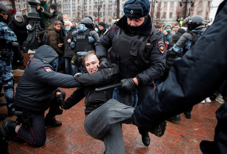 Nga chỉ trích Mỹ can thiệp nội bộ sau vụ biểu tình ủng hộ ông Navalny - Ảnh 1.