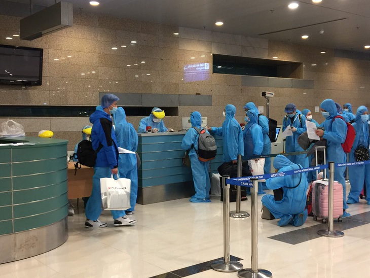 Toàn bộ mẫu xét nghiệm nhân viên sân bay và khu cách ly Cần Thơ âm tính với SARS-CoV-2 - Ảnh 1.