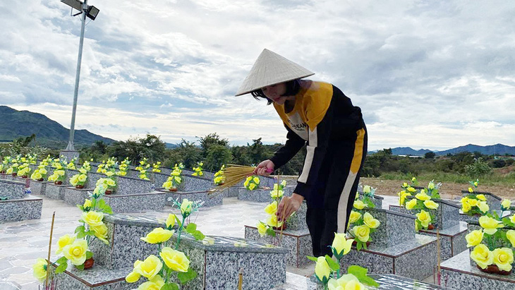 Thương những người đã từng ghé đến trần gian - Ảnh 2.