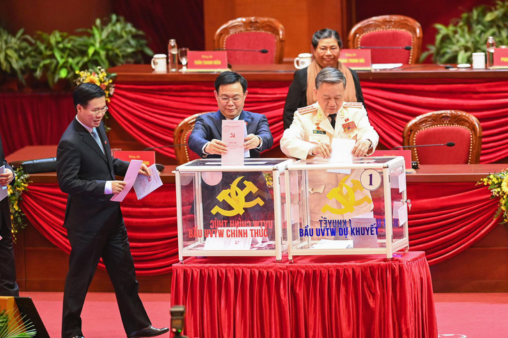 Hình ảnh các đại biểu Đại hội Đảng bỏ phiếu bầu Ban Chấp hành Trung ương khóa XIII - Ảnh 3.