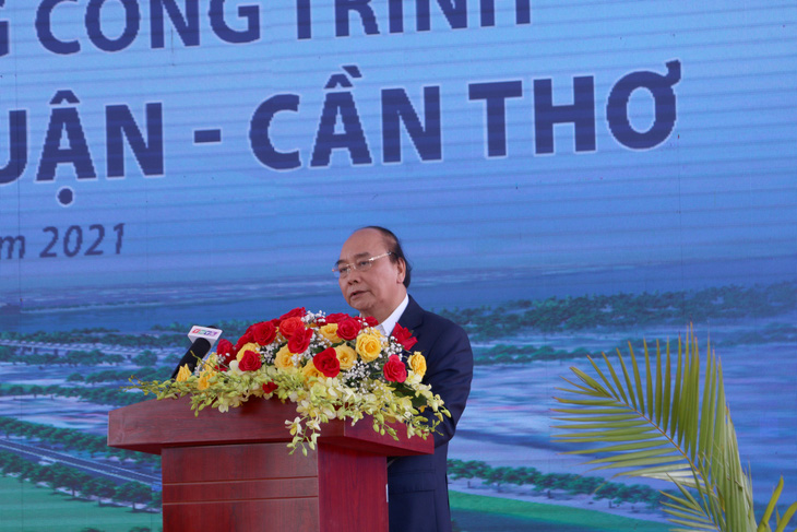 Thủ tướng yêu cầu đẩy nhanh xây cầu Mỹ Thuận 2, kịp thông tuyến cao tốc TP.HCM - Cần Thơ - Ảnh 1.