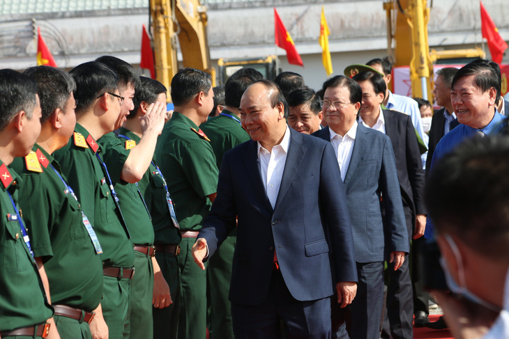 Thủ tướng yêu cầu đẩy nhanh xây cầu Mỹ Thuận 2, kịp thông tuyến cao tốc TP.HCM - Cần Thơ - Ảnh 7.
