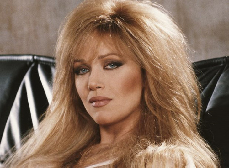 Bond girl Tanya Roberts chết bất ngờ vì đột quỵ ở tuổi 65 - Ảnh 1.