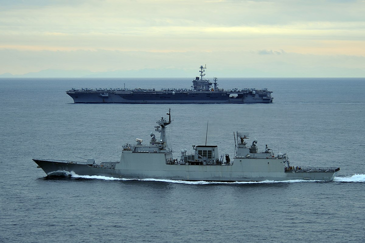 Đòi Iran thả tàu, Hàn Quốc điều gấp tàu chiến áp sát eo biển Hormuz - Ảnh 1.