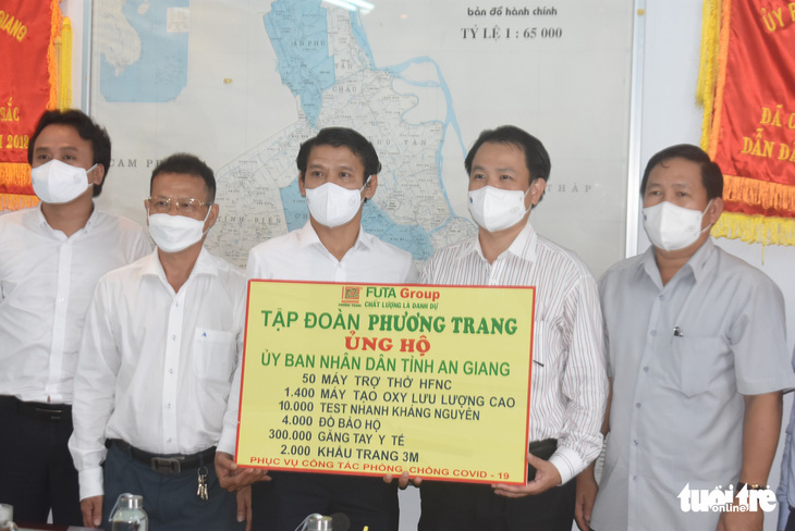 Phương Trang trao tặng trang thiết bị y tế phòng dịch cho An Giang hơn 50 tỉ đồng - Ảnh 1.