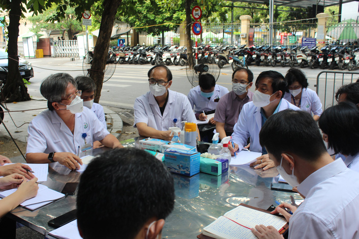 Bộ Y tế yêu cầu Bệnh viện Việt Đức nhanh chóng phân vùng xanh - đỏ - Ảnh 1.