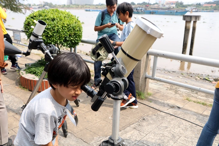 GS Ngô Bảo Châu: Con không theo nghiệp toán, tôi không quá buồn - Ảnh 2.