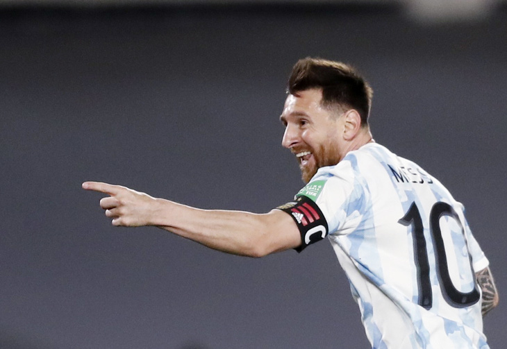 Messi bất ngờ ra sân và ghi bàn giúp Argentina giành 3 điểm - Ảnh 1.