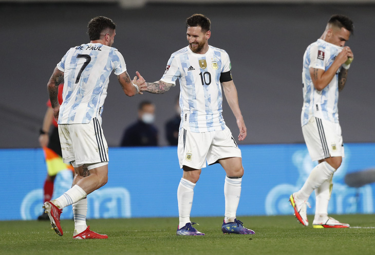 Messi bất ngờ ra sân và ghi bàn giúp Argentina giành 3 điểm - Ảnh 2.