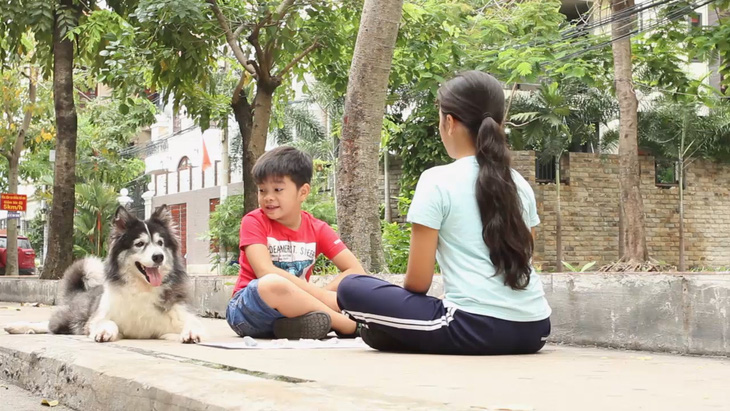 Pil Nguyễn làm phim ngắn Tiểu bằng hữu: Yêu thương không chỉ có giữa người với người - Ảnh 2.