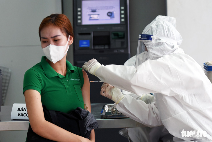 Đồng Nai tập trung cấp vắc xin cho doanh nghiệp để tiêm mũi 2 ngay cho công nhân - Ảnh 1.