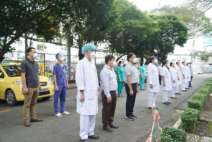 Vừa ngơi tay, bác sĩ Sài Gòn lại lên đường chi viện cho Cà Mau, Ninh Thuận chống dịch - Ảnh 1.