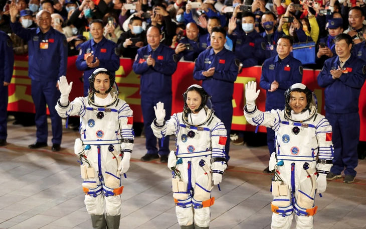 3 phi hành gia Trung Quốc đã tới trạm vũ trụ Thiên Cung