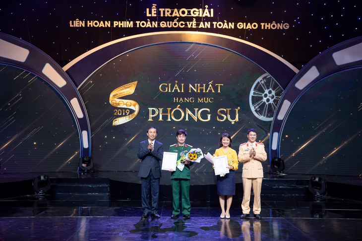 Phát động Liên hoan phim về an toàn giao thông năm 2021 - Ảnh 1.