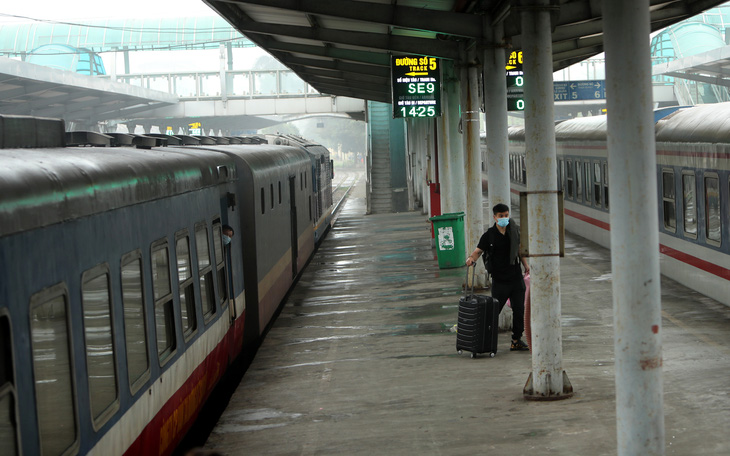 Vì sao đường sắt Việt Nam xin nhập 37 toa tàu cũ từ Nhật Bản?