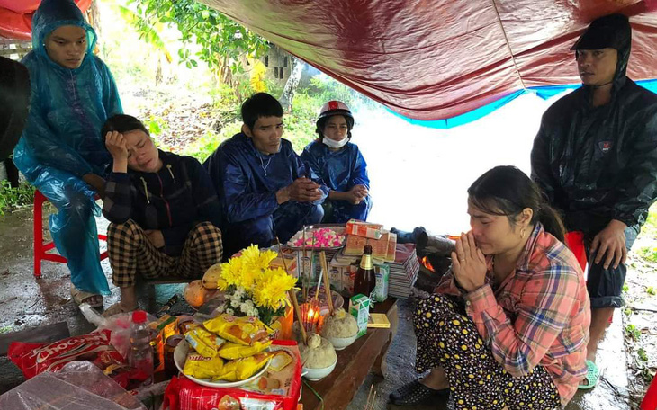 Tìm thấy thi thể 2 vợ chồng mất tích trên sông Bồ, Huế có 3 người thiệt mạng do mưa lũ
