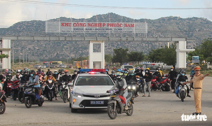 Gần 2.000 người về đến Ninh Thuận an toàn, Khánh Hòa tiếp tục đón công dân từ TP.HCM - Ảnh 1.