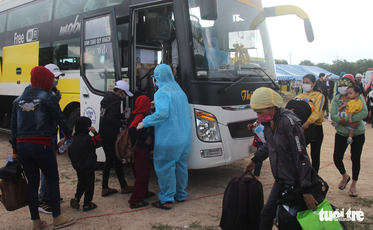 Gần 2.000 người về đến Ninh Thuận an toàn, Khánh Hòa tiếp tục đón công dân từ TP.HCM - Ảnh 3.