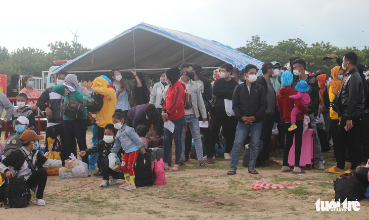 Gần 2.000 người về đến Ninh Thuận an toàn, Khánh Hòa tiếp tục đón công dân từ TP.HCM - Ảnh 2.