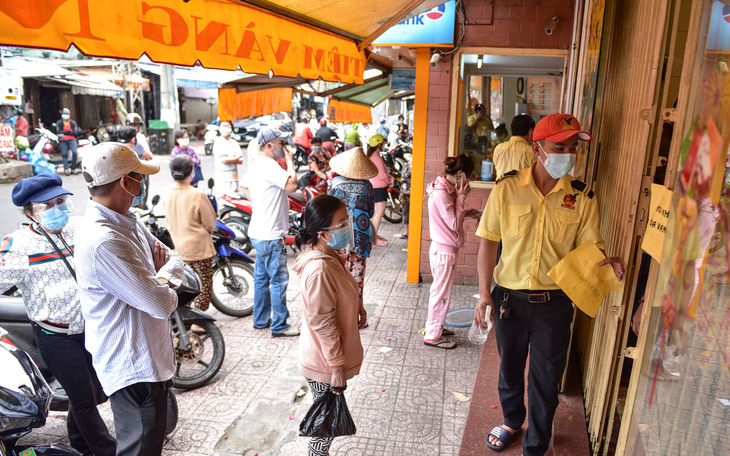 Giá vàng trong nước cao hơn thế giới đến 8,77 triệu đồng/lượng