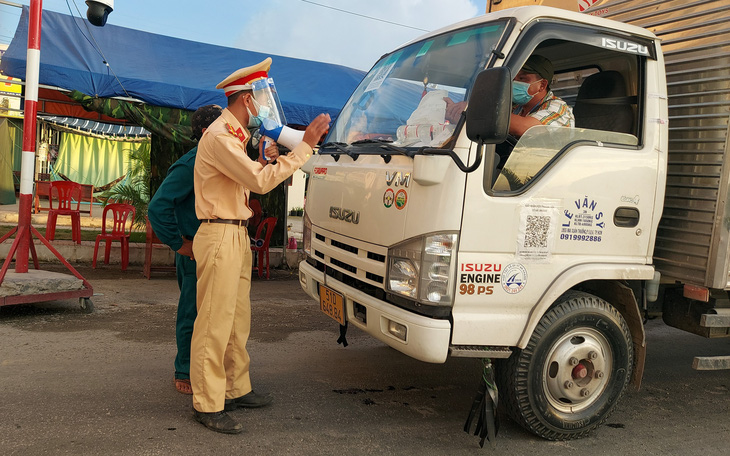 Đồng Tháp, An Giang công bố dịch cấp 2 để phục hồi kinh tế