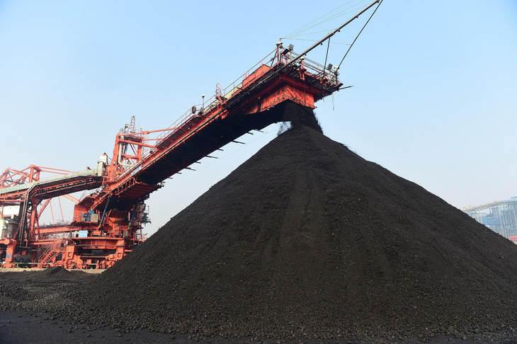 Trung Quốc: Các nhà khai thác than đá lớn cam kết không tăng giá - Ảnh 1.