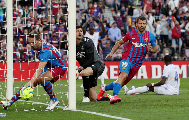 Aguero ghi bàn nhưng Barca vẫn trắng tay trước Real Madrid - Ảnh 4.