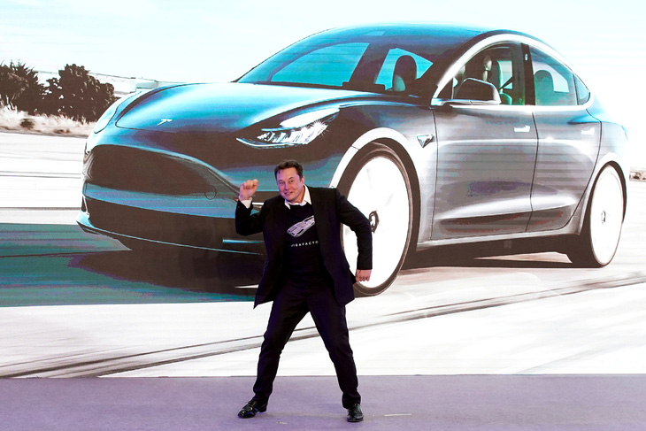 Tesla gia nhập câu lạc bộ 1.000 tỉ USD, vượt Facebook về giá trị vốn hóa - Ảnh 1.