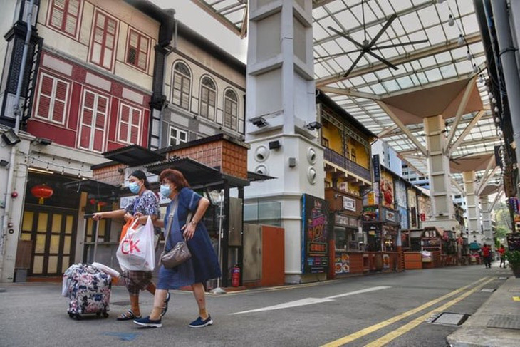 Phố ẩm thực Chinatown, biểu tượng ở Singapore sập tiệm thảm hại vì COVID-19 - Ảnh 1.