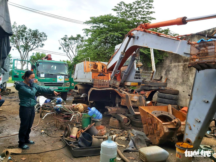 Bị phường giữ xe trái luật, kiện đòi bồi thường 1,7 tỉ đồng, án sơ thẩm tuyên 14 triệu - Ảnh 1.