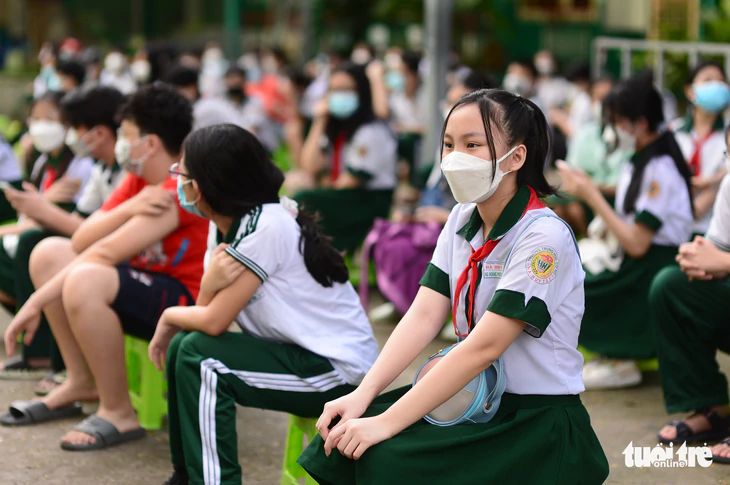 Còn gì vui hơn những giờ lên lớp được nghe trò trả bài, nhìn trò chăm chú học - Ảnh 1.