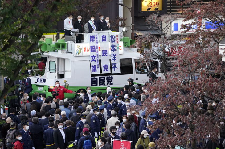Vận động bầu cử ở Nhật Bản: Không quà cáp, không gõ cửa từng nhà - Ảnh 1.