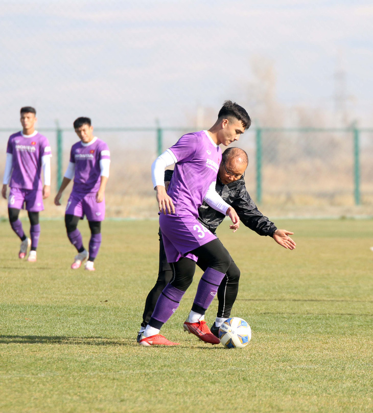 Ông Park cho U23 Việt Nam đá đối kháng để tìm đội hình mạnh đấu U23 Myanmar - Ảnh 2.