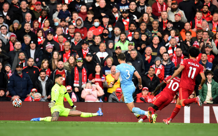 Liverpool và Man City tạo ra trận hòa điên rồ tại Anfield - Ảnh 2.
