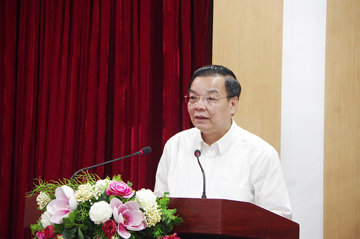 Chủ tịch Hà Nội nói gì trước đề xuất mở lại hàng không và cho học sinh đến trường? - Ảnh 1.