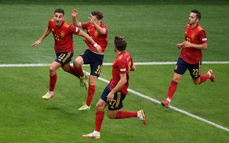 Đá bại nhà vô địch châu Âu Ý, Tây Ban Nha vào chung kết UEFA Nations League